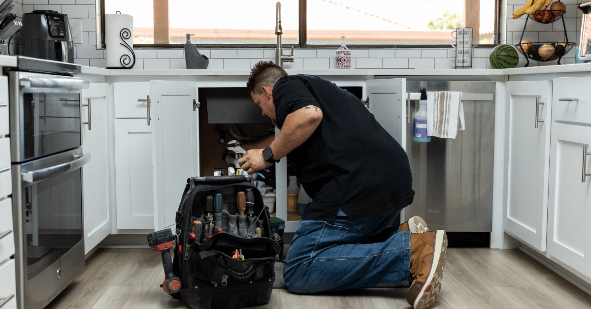 Signs Your Plumbing Needs Attention 2 Plumbing Issues That Require Emergency Plumbing Services